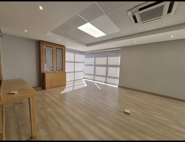 1,609M² OFFICE TO LET IN SANDTON CENTRAL